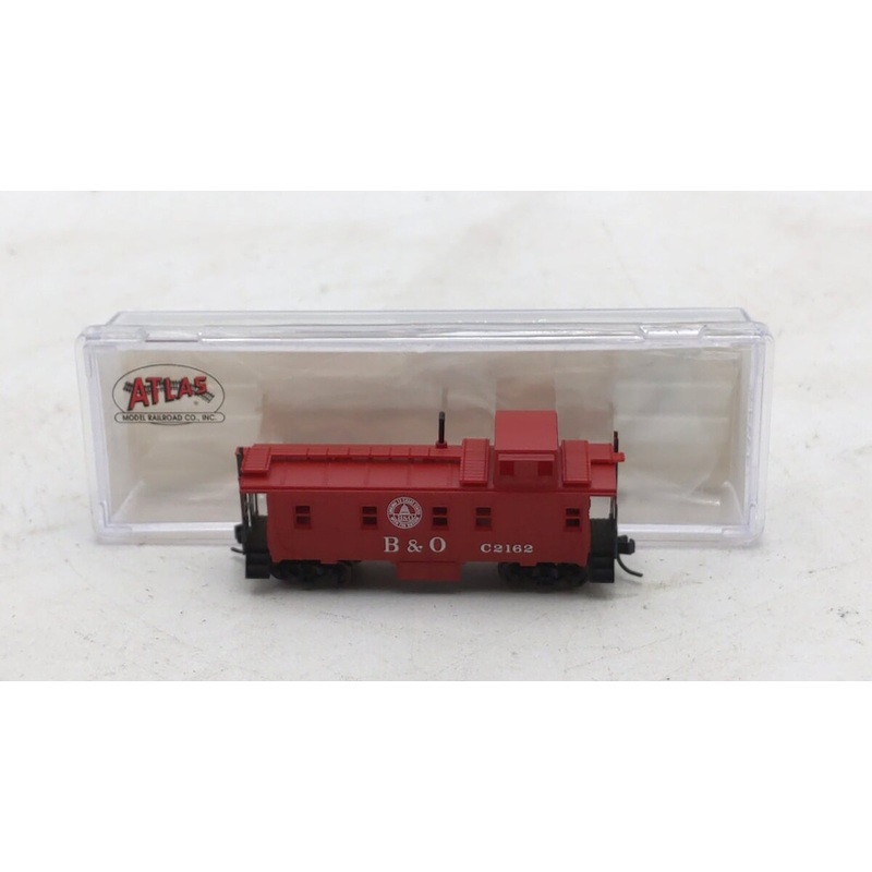 Atlas 35763 N Scale Chesapeake & Ohio Cupola Caboose #C2162 NIB