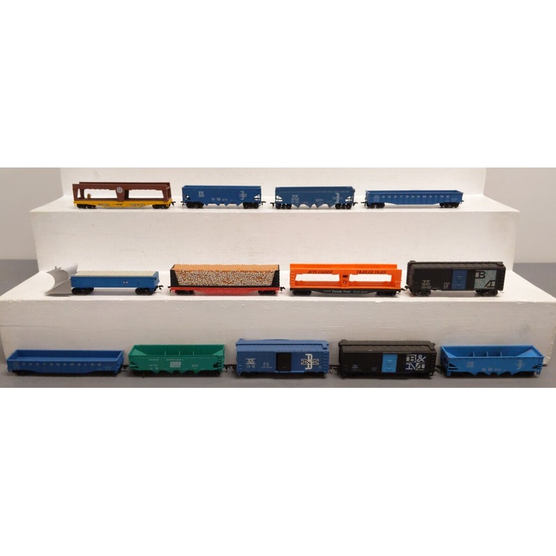 Bachmann, Roco, & Other HO Scale Freight Cars [13] VG