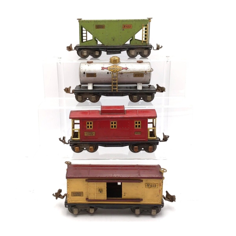 Lionel Vintage O Gauge Freight Cars: 654, 653, 655, 657 [4] VG