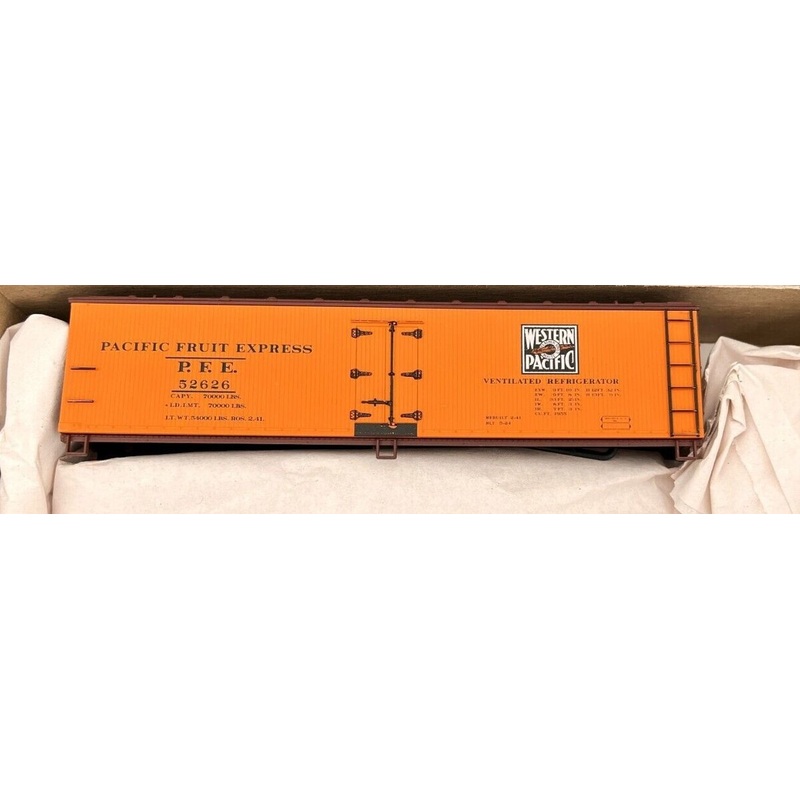 Accurail 4823 HO Scale Western Pacific 40′ Wood Reefer Kit