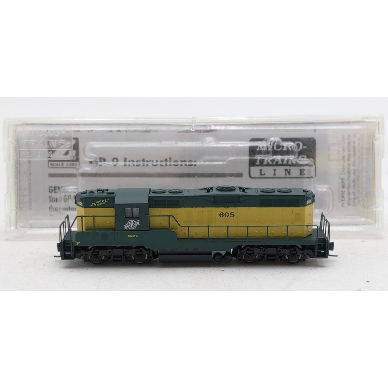 Micro-Trains 98201072 Z CNW EMD GP9 Powered Diesel Locomotive #608 LN/Box