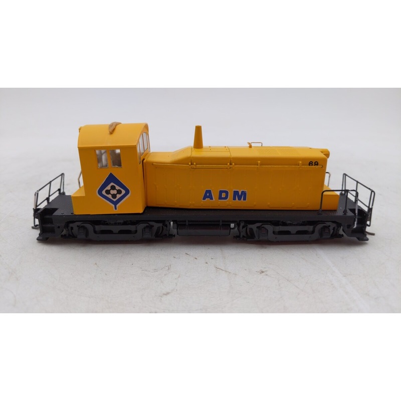 Walthers 932-1362 HO ADM EMD SW-1 Diesel Locomotive #69 EX