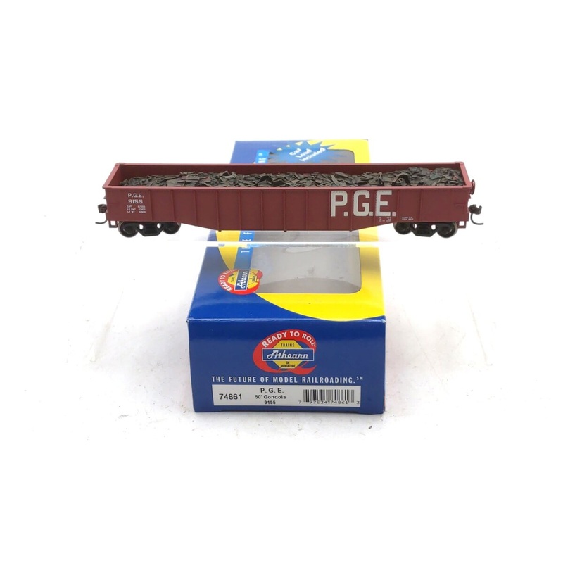 Athearn 74861 HO Scale Pacific Great Eastern 50′ Gondola w/Scrap Load #9155 NIB