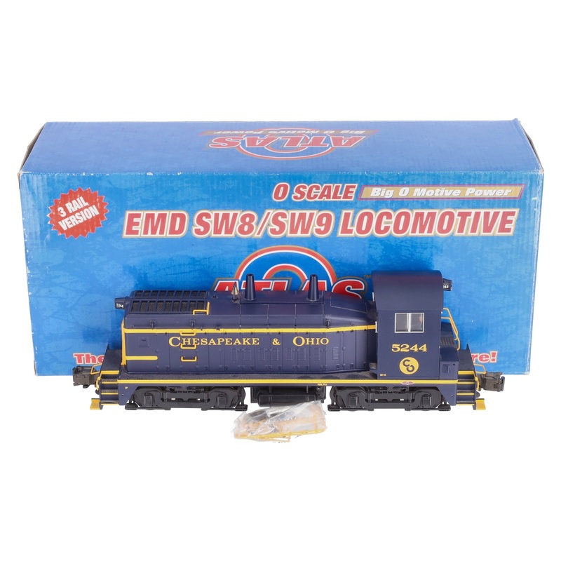 Atlas 6127-2 O C&O SW-9 Diesel Locomotive #5244 – 3 Rail NIB