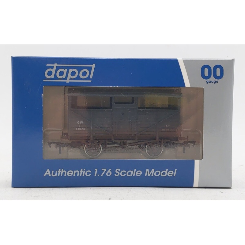 Dapol 4F-020-004 OO GWR Weathered Cattle Wagon #13824 LN/Box