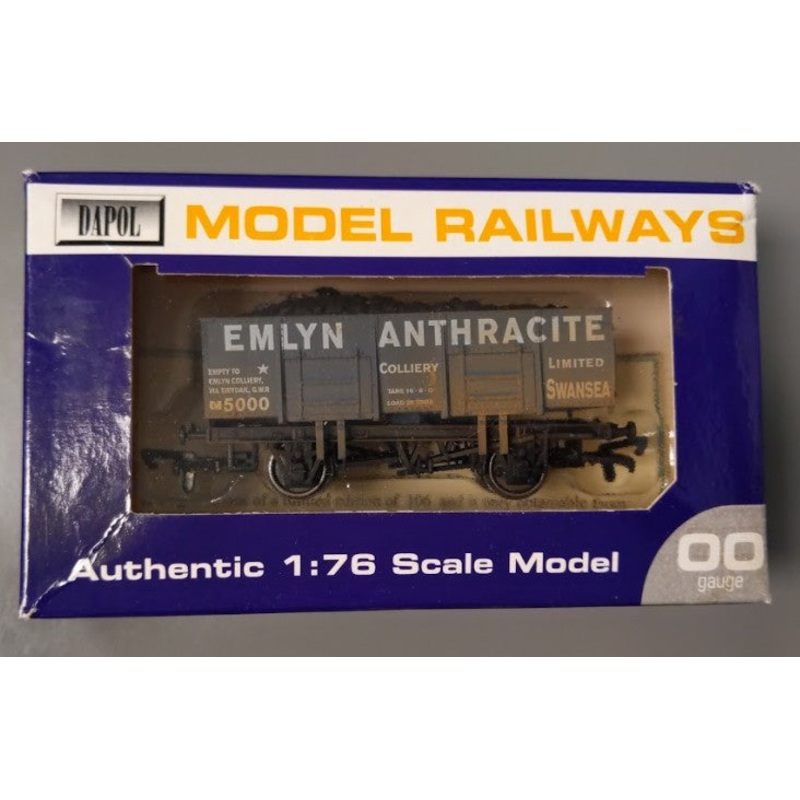 Dapol B000EMLYN OO Gauge Weathered Emlyn Anthracite 20 Tons Wagon w/ Coal #5000 EX/Box