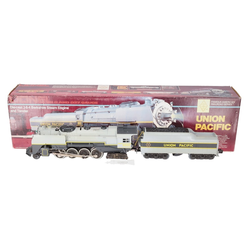 Lionel 6-8002 O Union Pacific Berkshire 2-8-4 Steam Locomotive & Tender #8002 EX/Box