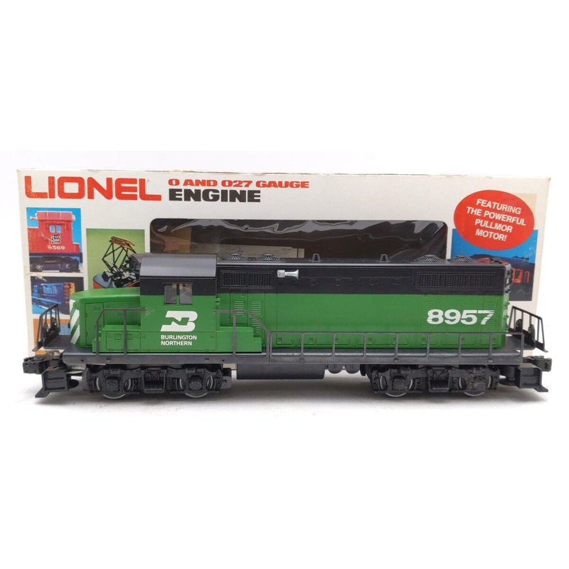 Lionel 6-8957 O Burlington Northern GP-20 Powered Diesel Locomotive LN/Box