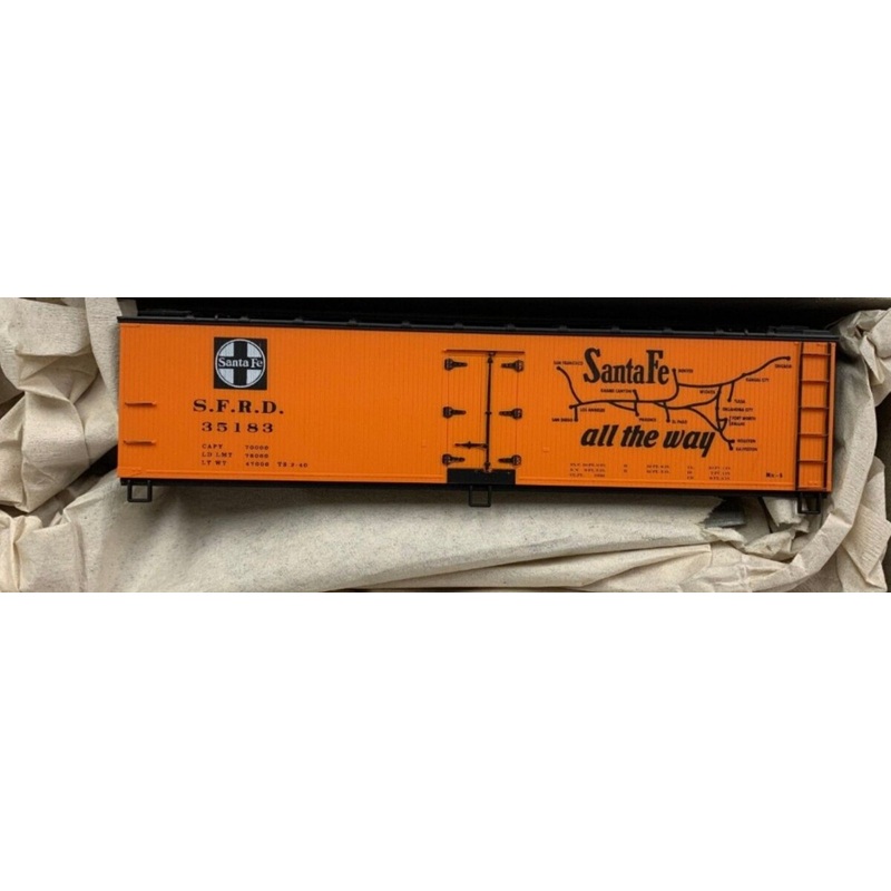 Accurail 4816 HO Scale Santa Fe 40′ Wood Reefer Kit
