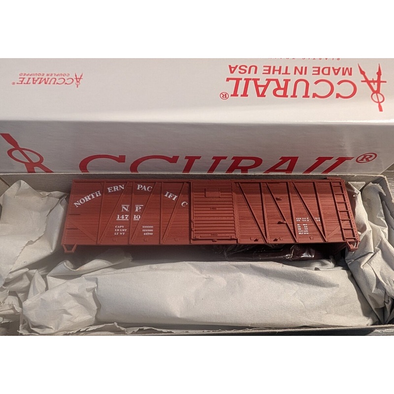 Accurail 4503 HO Northern Pacific 40′ Boxcar MTL. Ends/Door #14710 Kit