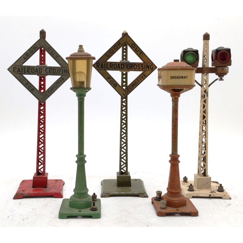Lionel O Vintage Assorted Signs, Signals, & Lightposts [5] VG