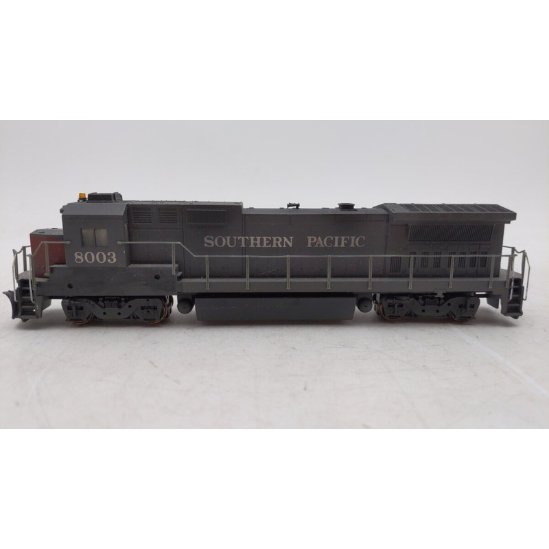 Walthers 931-179 HO Scale Southern Pacific GE-8 40B Diesel #8000 EX