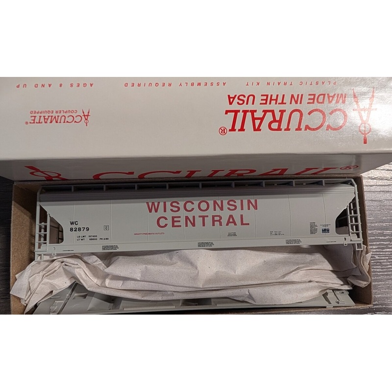 Accurail 12004 HO Wisconsin Central Ltd. ACF 3-Bay Covered Hopper #82879 Kit