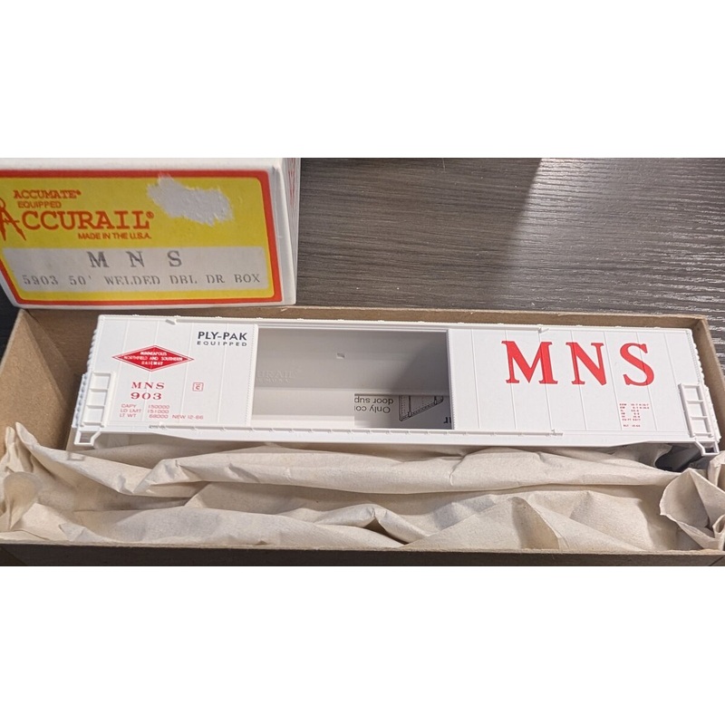 Accurail 5903 HO MNS 50′ Welded Double Door Boxcar #903 Kit