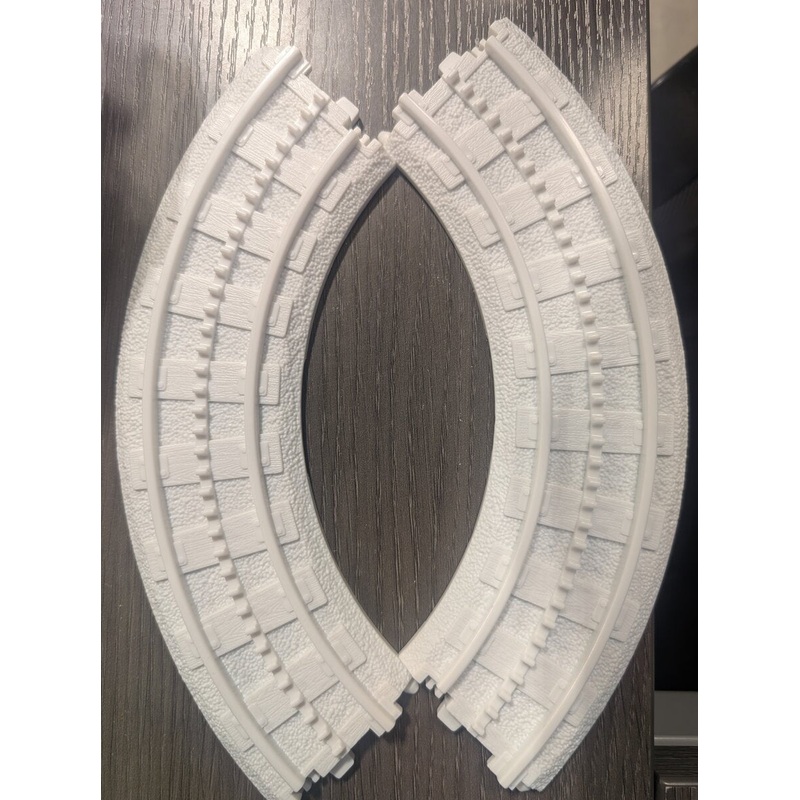 Lionel 11296-013 Little Lines Polar Express Curved Track Sections (2 Pieces)