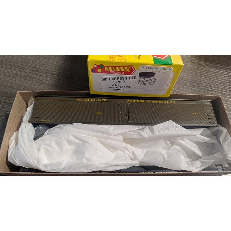 Roundhouse 07902 HO Great Northern Appleyard Ice 50′ Express Reefer #X874 Kit