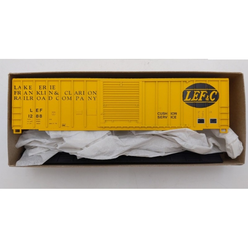 Roundhouse 1956 HO Lake Erie Franklin&Clarion Railroad Company 50’FMC S D Boxcar