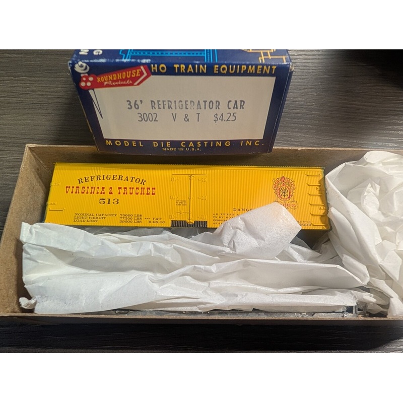 Roundhouse 3002 HO Virginia & Truckee 36′ Refrigerator Car #513 Kit