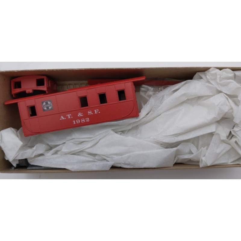 Roundhouse 3486 HO Scale Atchison Topeka Santa Fe Caboose # 1982 Kit