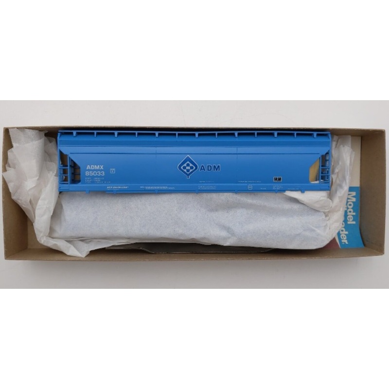 Athearn 1926 HO ADMX 55′ Center Flow Covered Hopper # 85033 Kit
