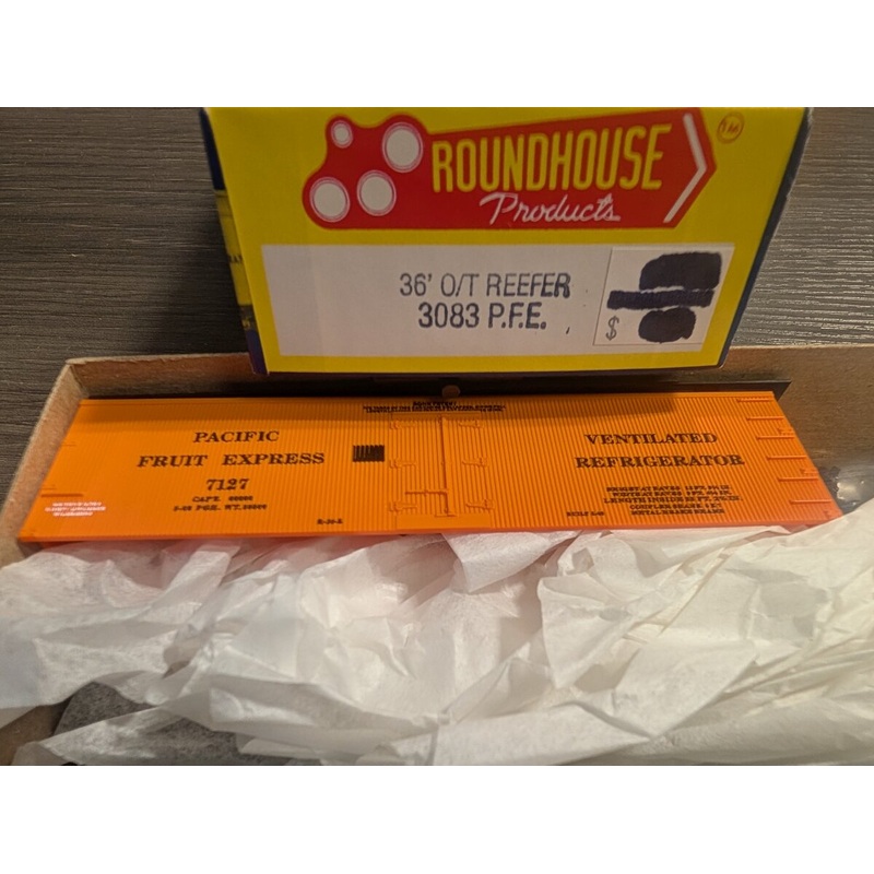 Roundhouse 3083 HO Pacific Fruit Express O/T Reefer #7127 Kit
