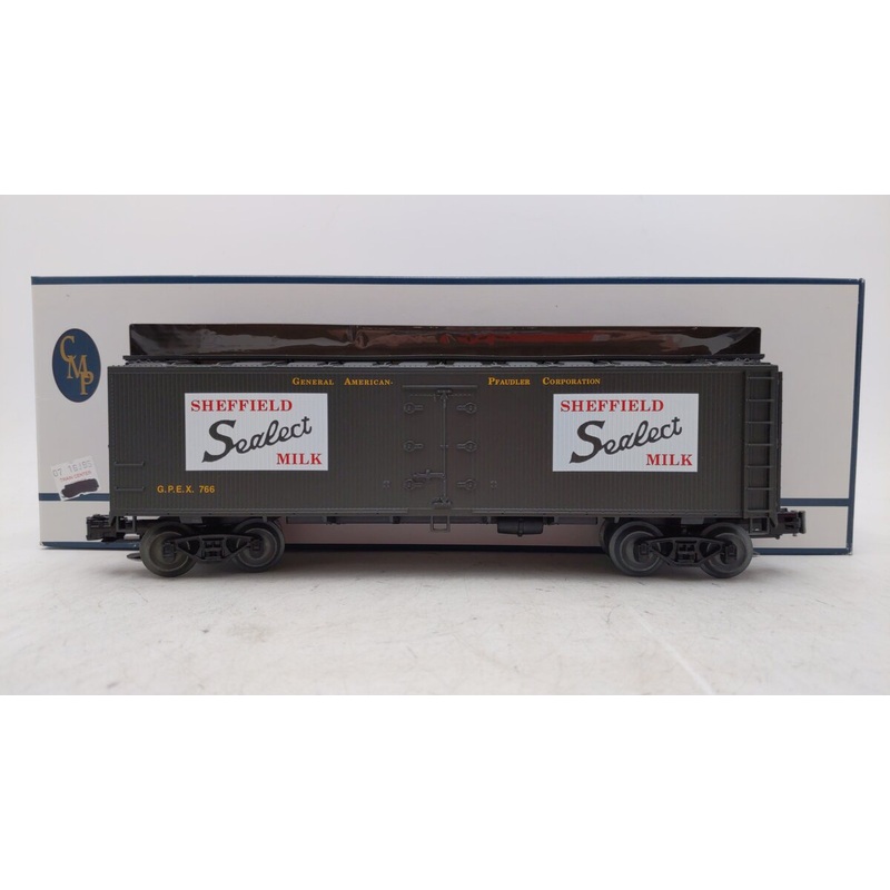 Crown R-8001 O Gauge Sheffield Farms Milk Reefer #766 EX/Box