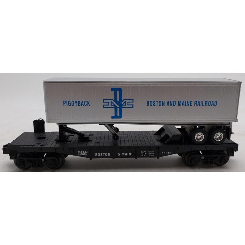 Lionel 6-16911 O Gauge Boston & Maine Flatcar with Piggyback Trailer EX