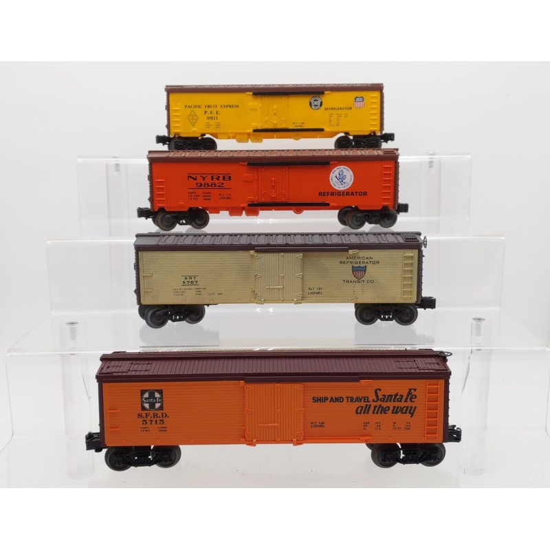 Lionel O Assorted Freight Cars: 9811, 5715, 9882, 5707 [4] VG