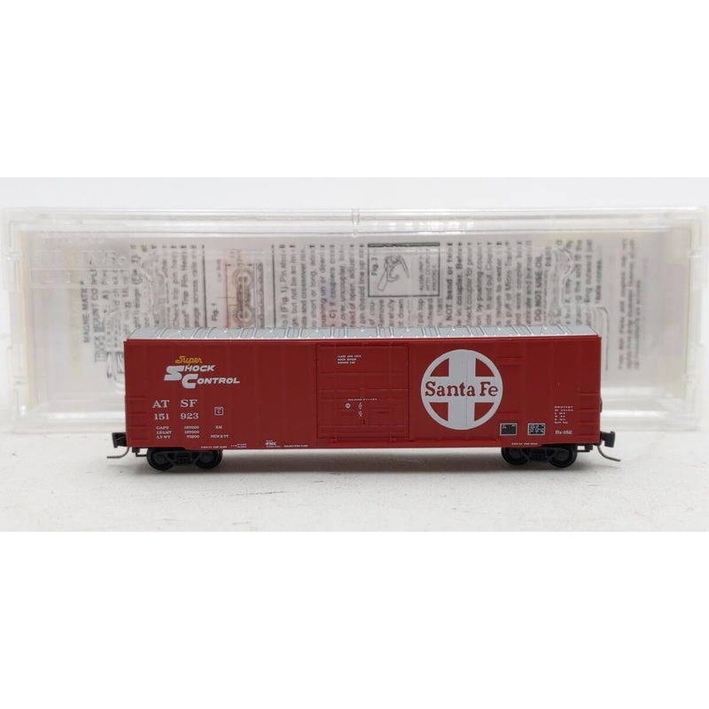 Micro-Trains 51100221 Z ASTF 50′ Standard Boxcar-Plug Door #151923 EX/Box