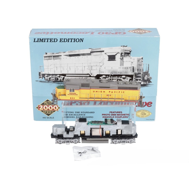 Proto 2000 23089 HO Union Pacific GP30 Phase II Diesel Locomotive #822 LN/Box