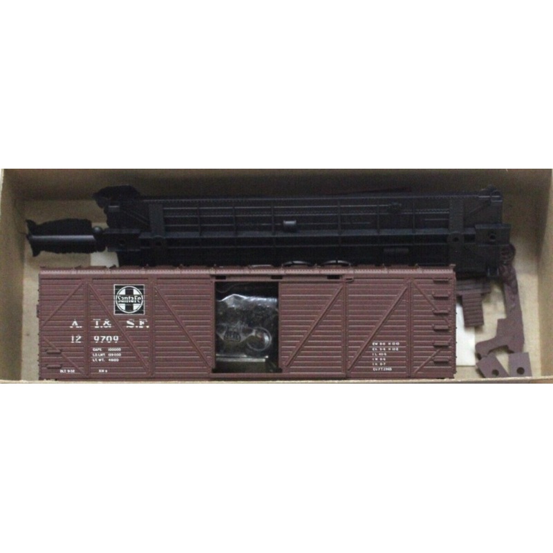 Roundhouse 1031 HO Scale ATSF Santa Fe 40′ Single Door Wood Box Car Kit