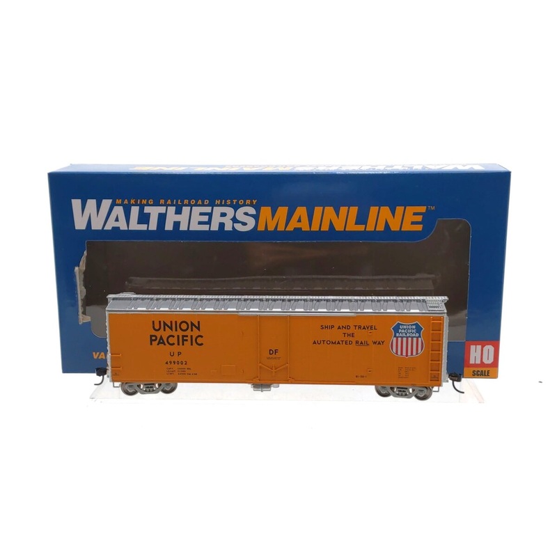 Walthers 910-2825 HO Scale Union Pacific 50′ PC&F Insulated Boxcar #499002 NIB