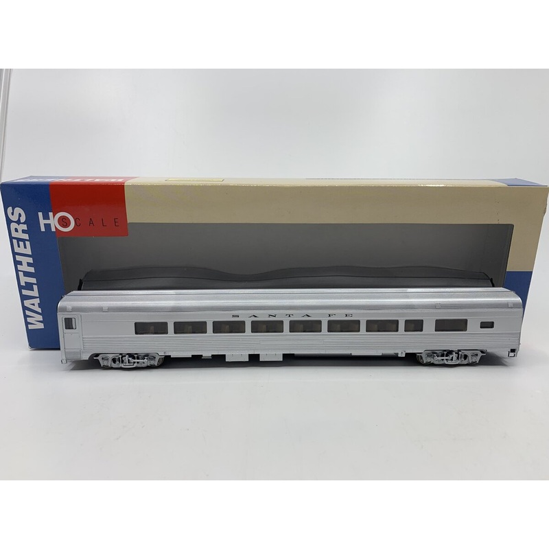 Walthers 932-6425 HO Scale Santa Fe 85′ Budd Lounge Car NIB