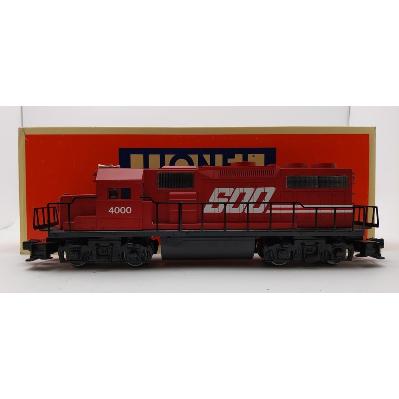 Lionel 6-18825 O Gauge Soo Line GP-38-2 Diesel Locomotive #4000 LN/Box