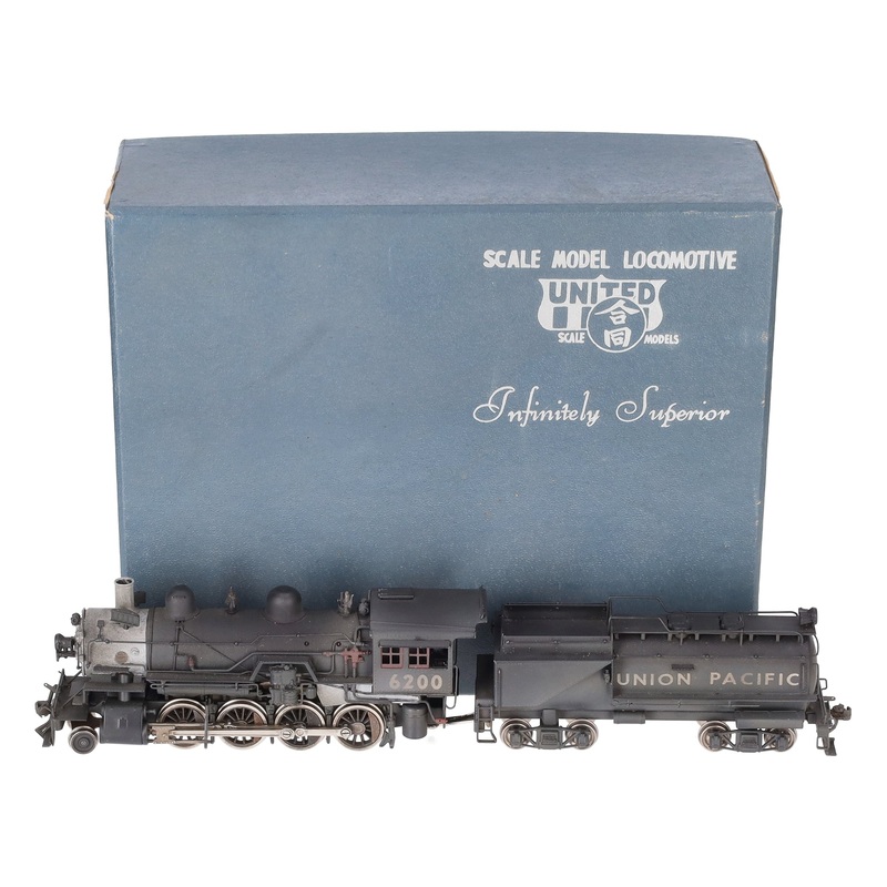 Pacific Fast Mail HO Union Pacific 2-8-0 Steam Locomotive & Tender -Painted EX/Box