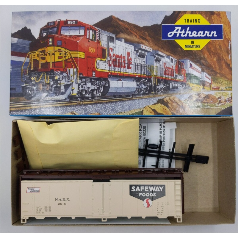 Athearn 1614 40′ Steel Reefer Safeway Foods 2616