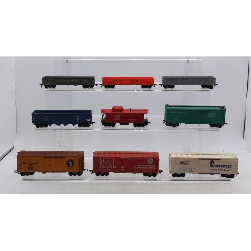 HO Scale Assorted Freight Cars [9] VG