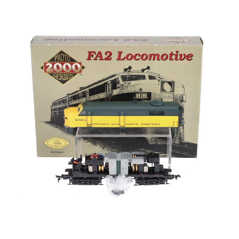 Proto 2000 8337 HO Scale Chicago & North Western Diesel Locomotive #4104A NIB