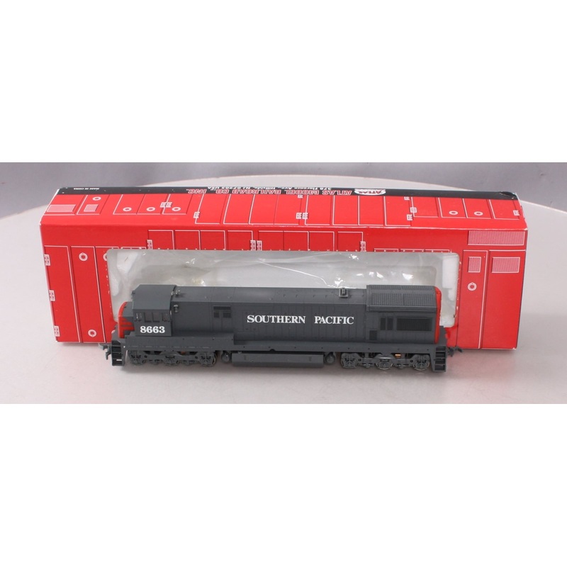 Atlas 8528 HO Scale Southern Pacific GE U33C Diesel Locomotive #8663 NIB
