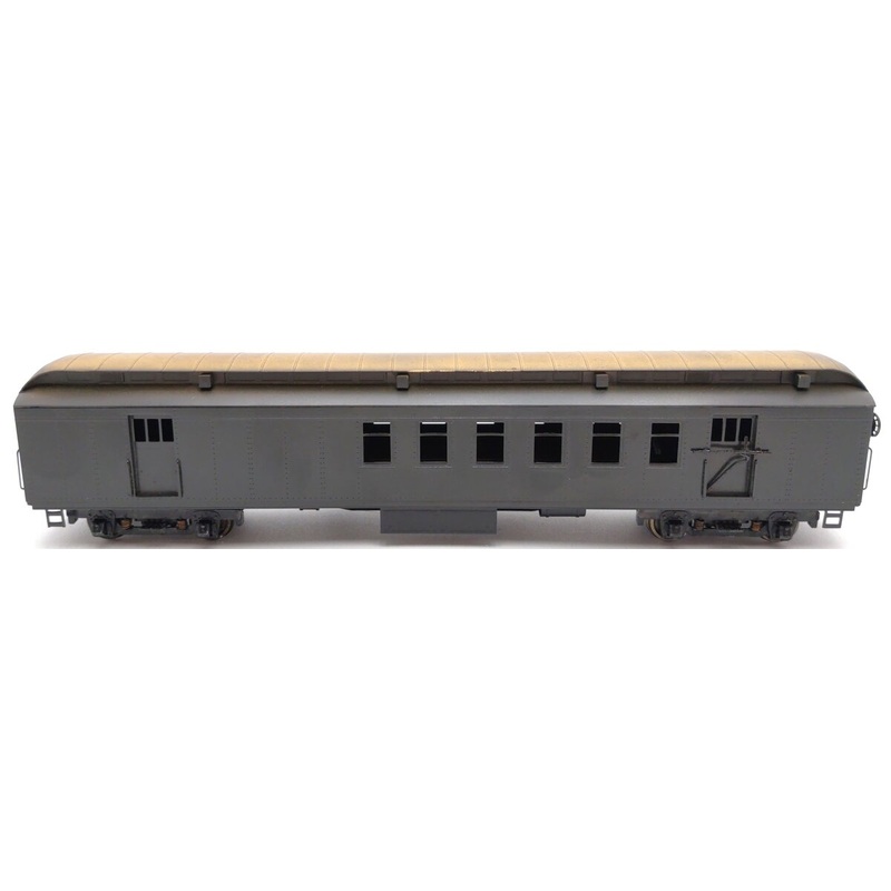 Lambert 860 HO BRASS AT&SF Heavyweight RPO Passenger Car – Painted EX