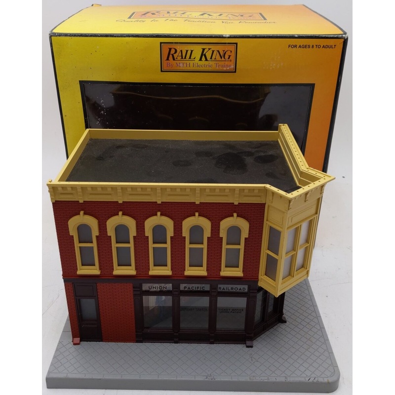 MTH 30-90062 O Gauge Union Pacific Ticket Office Corner Building w/Blinking Sign EX/Box