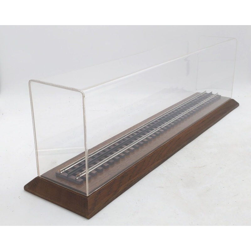 O Gauge 25 Acrylic Display Case LN