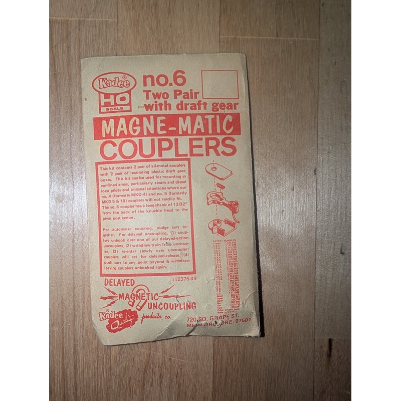 Kadee no.6 HO Two Pair w/Draft Gear Magne-Matic Couplers