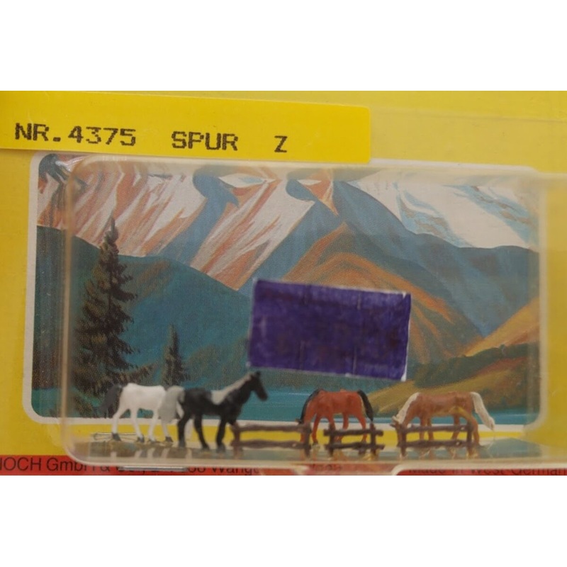 Noch 4375 Z Scale 5-Horse Paddock & Access