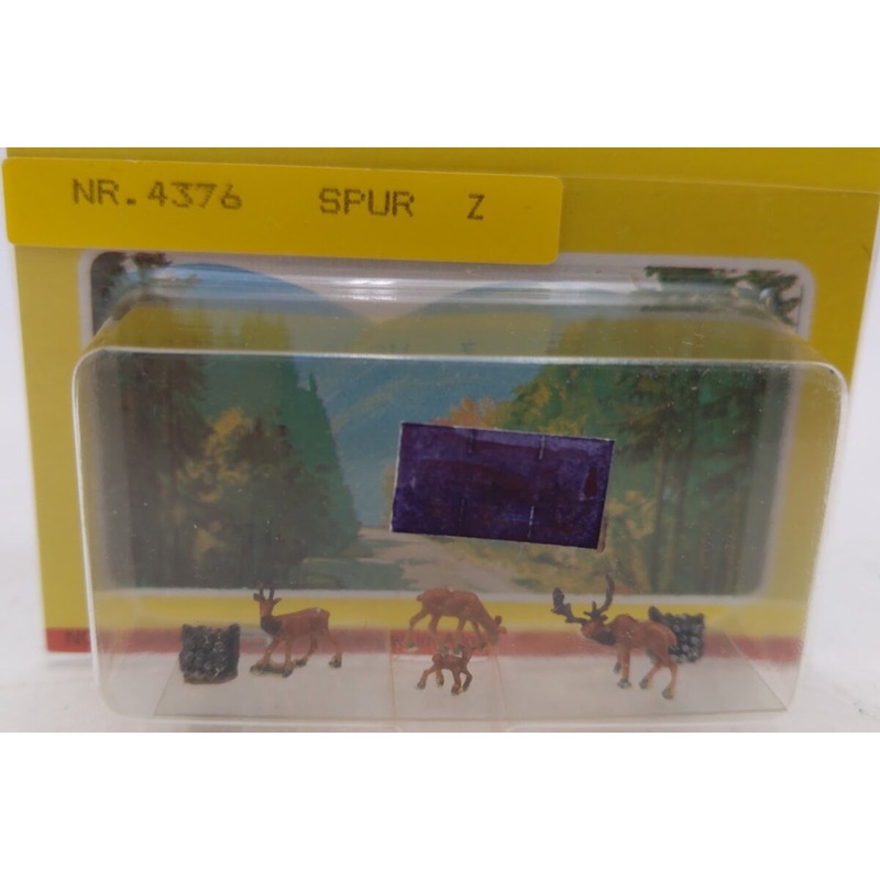 Noch 4376 Z Scale Wild Life and Stacked Firewood