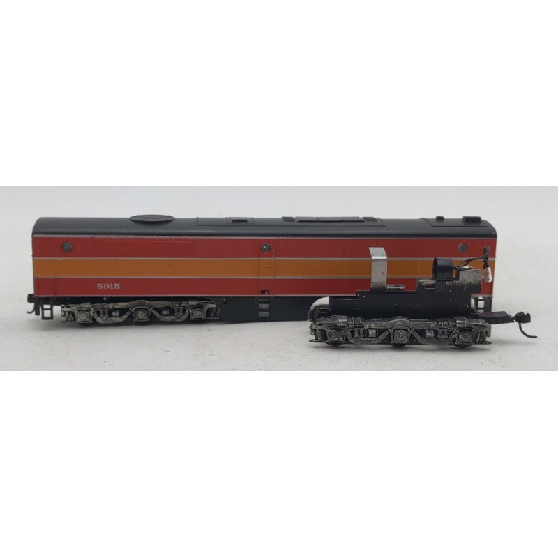 Athearn 3366 Southern Pacific Daylight B-Unit Diesel Dummy #5915 EX
