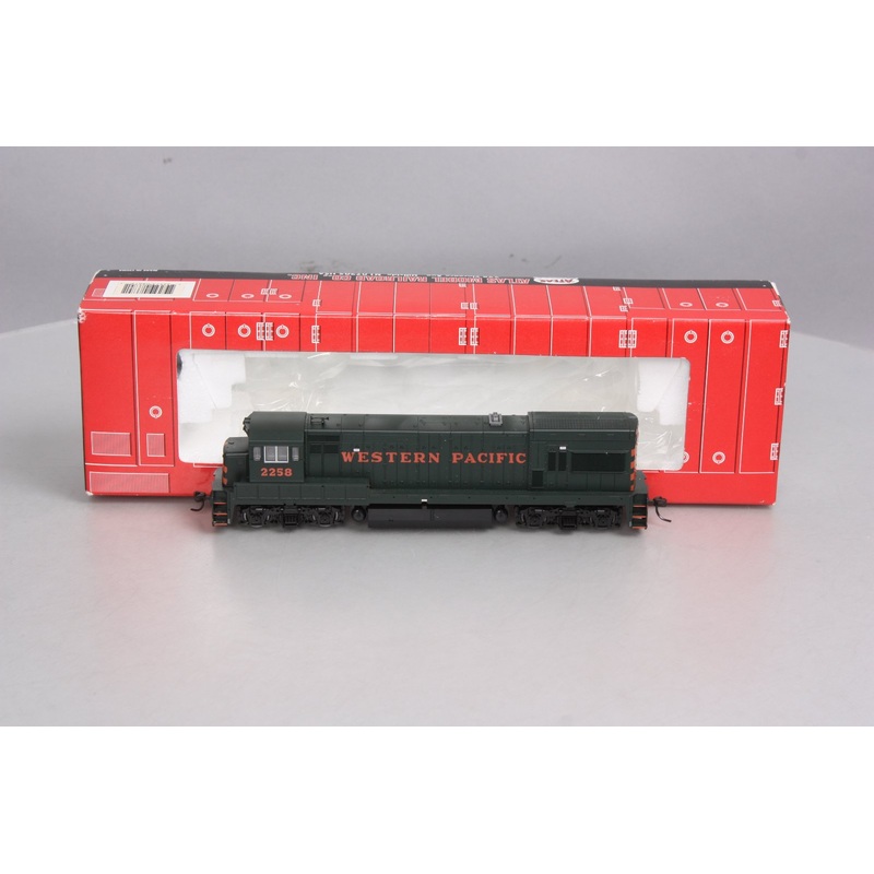 Atlas 8679 Western Pacific Road GE U23B Diesel Locomotive #2258 LN/Box
