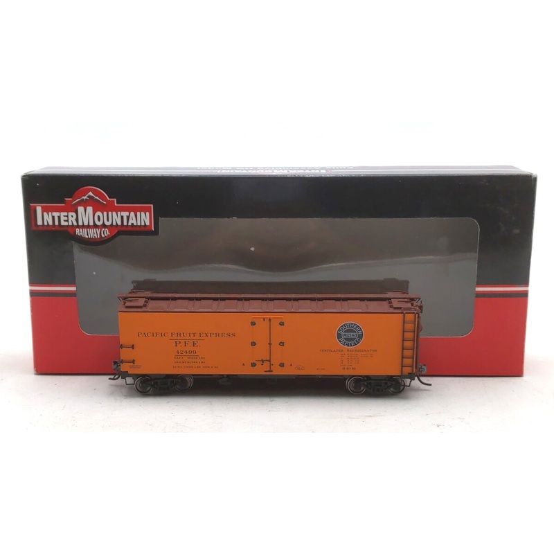 InterMountain 46701P-39 HO Scale Pacific Fruit Express Overland Reefer #42499 LN/Box