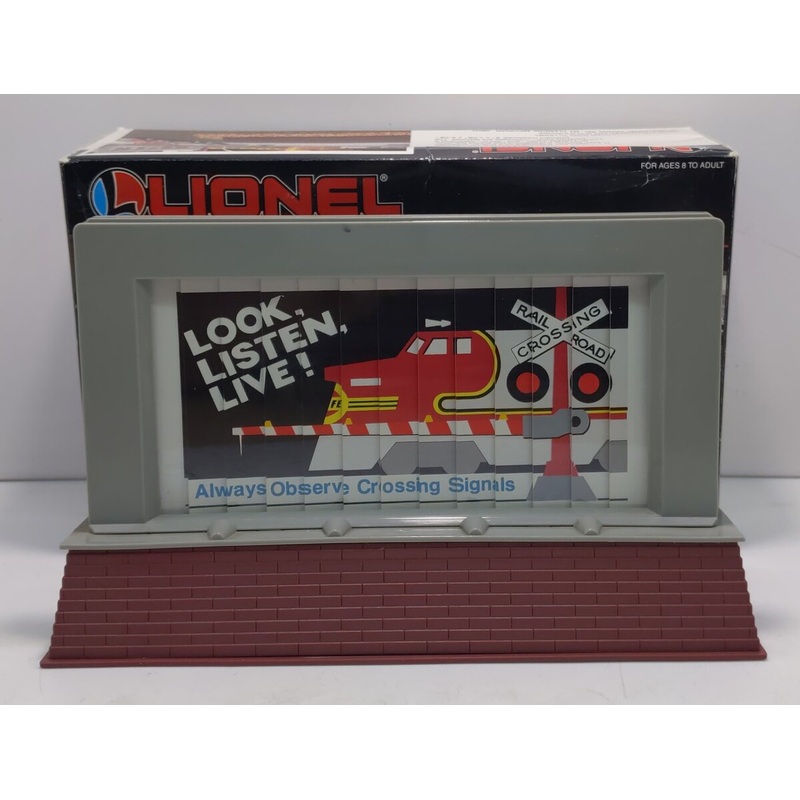 Lionel 6-12809 O Gauge Milk / RR Crossing Animated Billboard LN/Box