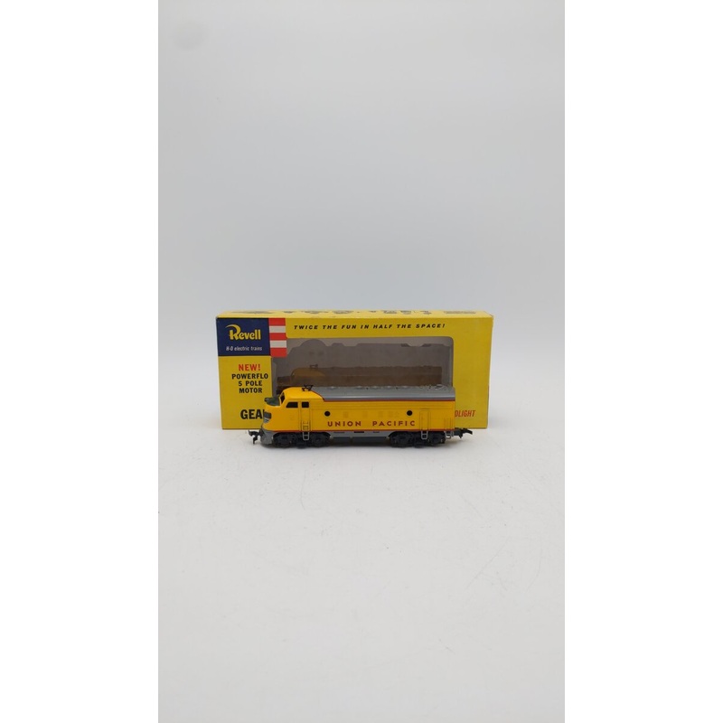 Revell T-3511 HO Scale Union Pacific F7 Diesel Locomotive VG/Box